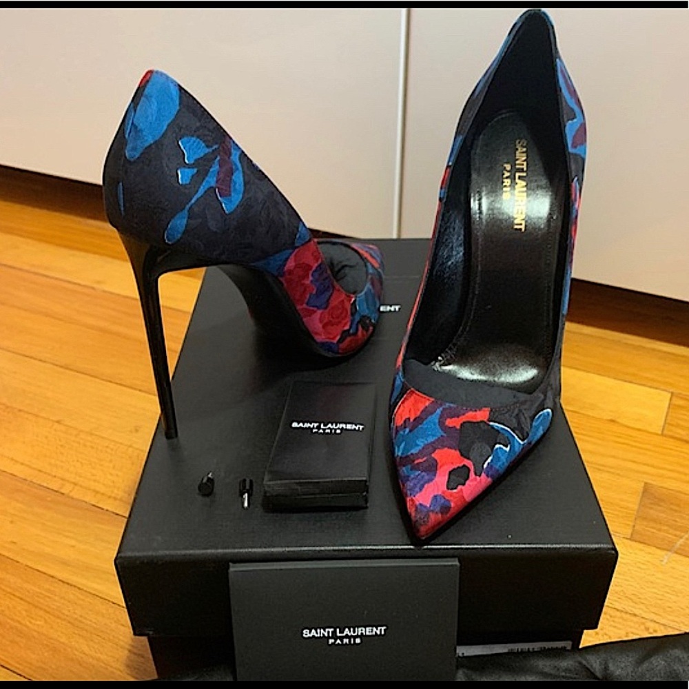 Saint Laurent pumps
